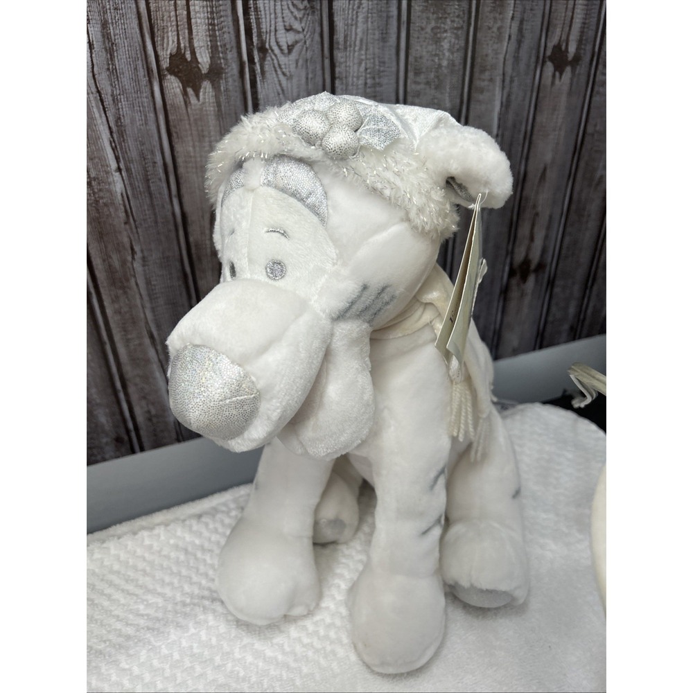 NWT Disney Store Exclusive Snowflake Pals Tigger White Silver Plush Stuffed